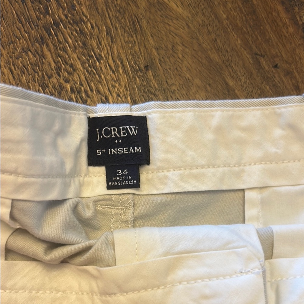 J. Crew Men's Light Tan Flat Front Shorts 5” - Picture 2 of 2